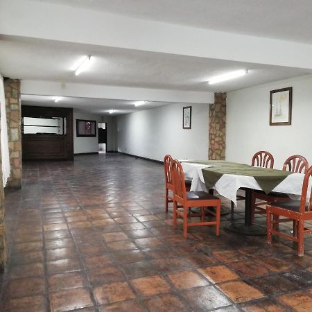 Oyo Hotel Casa Real Матехуала Екстериор снимка