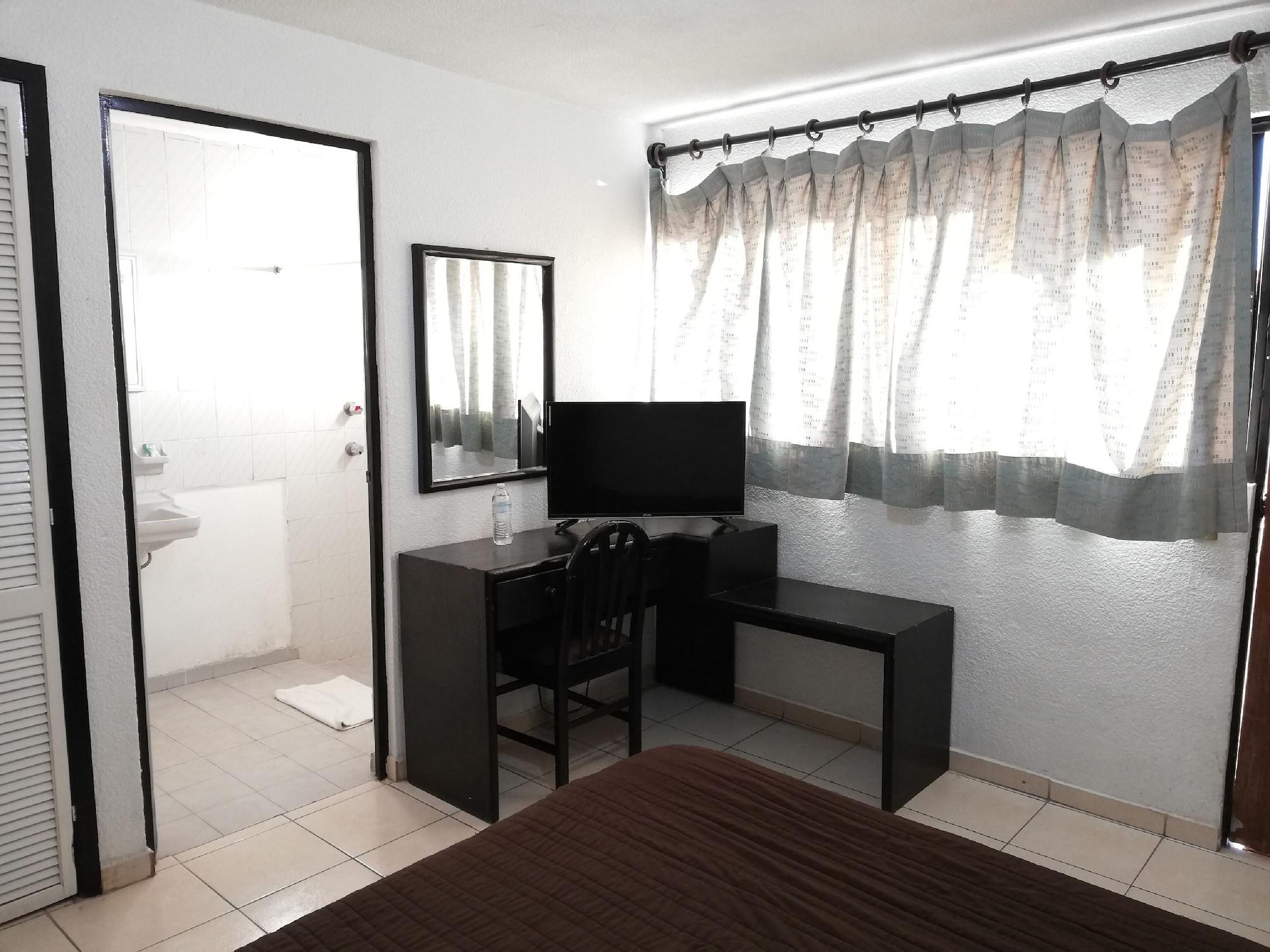 Oyo Hotel Casa Real Матехуала Екстериор снимка