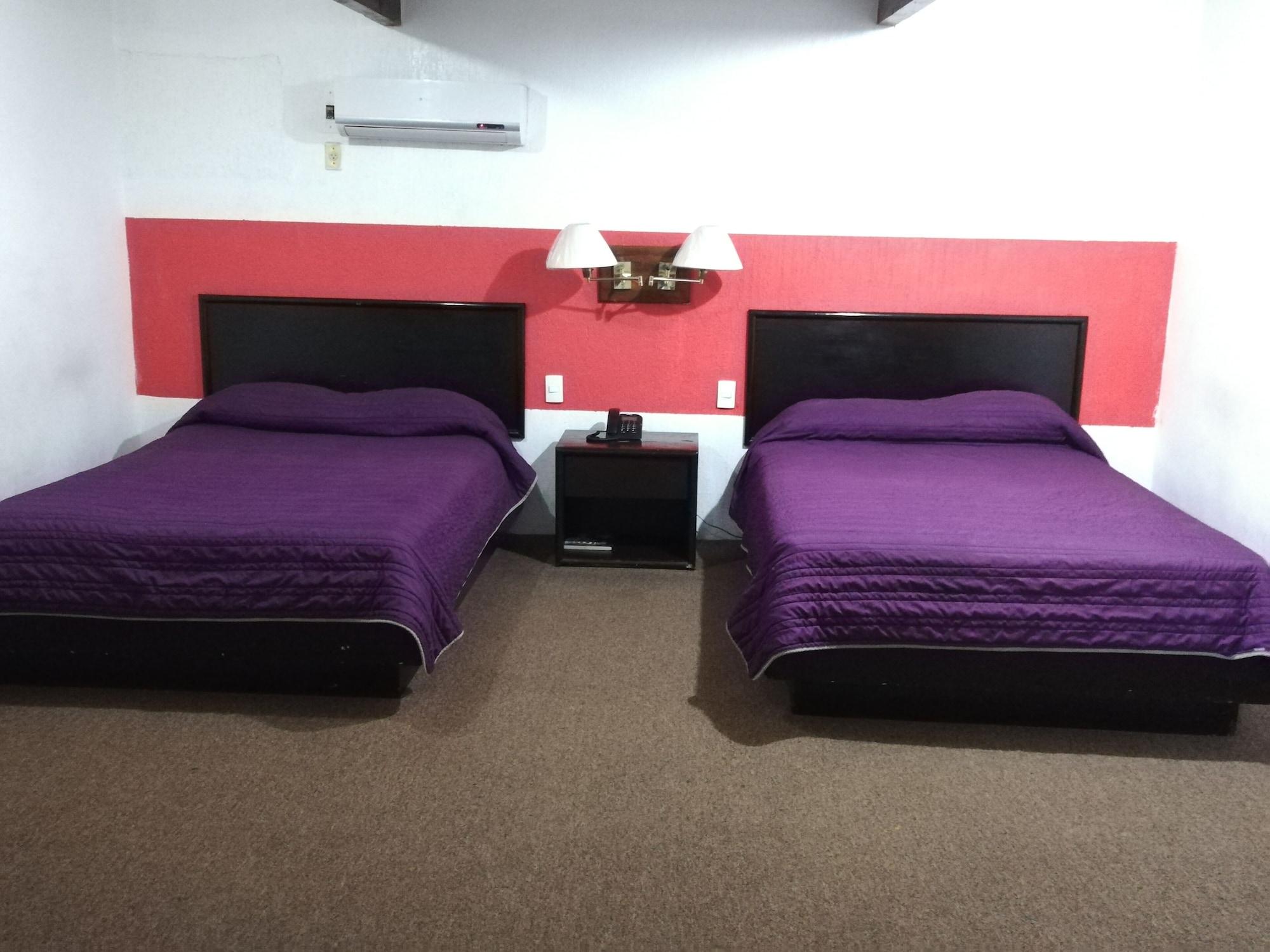 Oyo Hotel Casa Real Матехуала Екстериор снимка