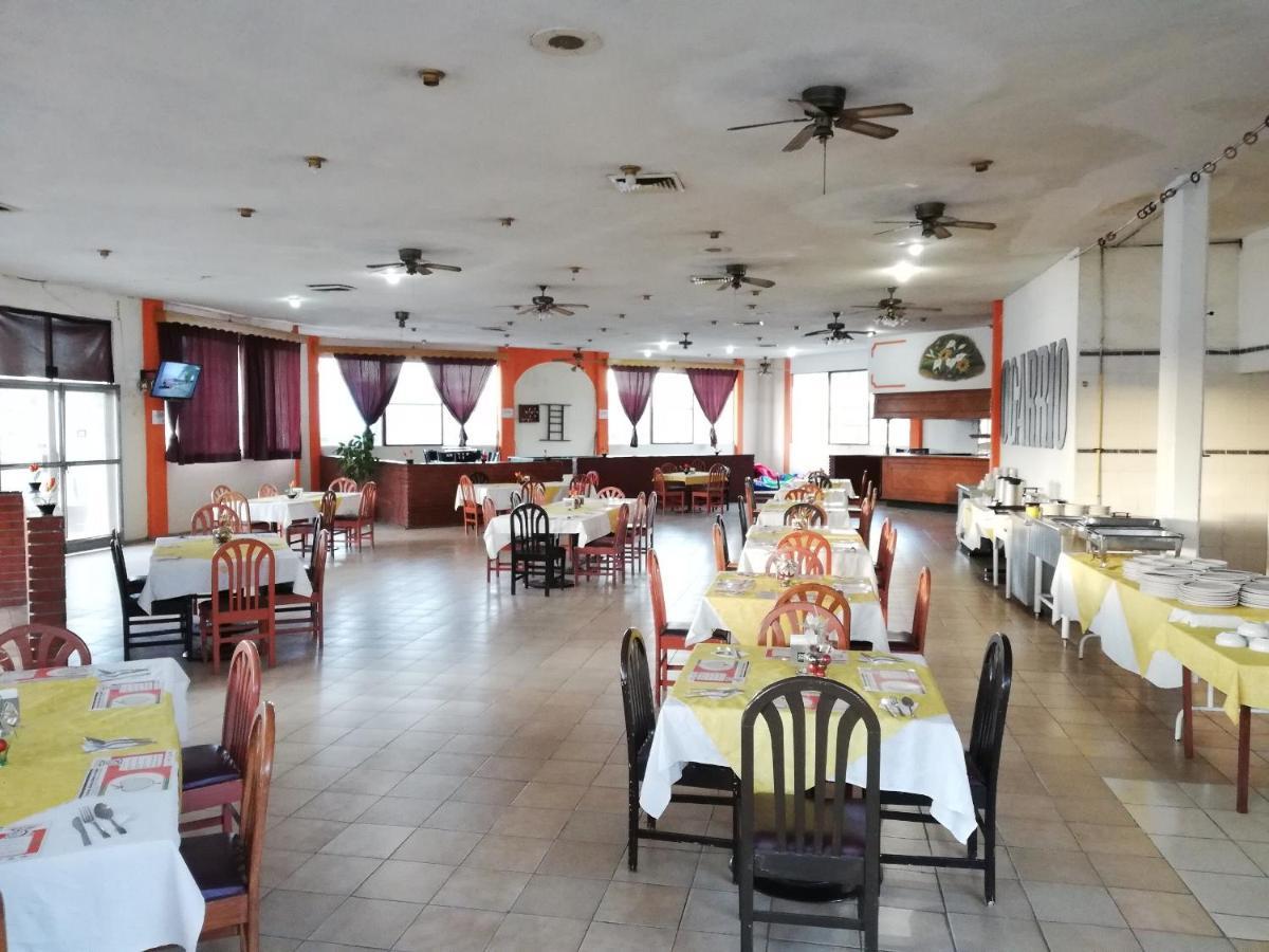 Oyo Hotel Casa Real Матехуала Екстериор снимка
