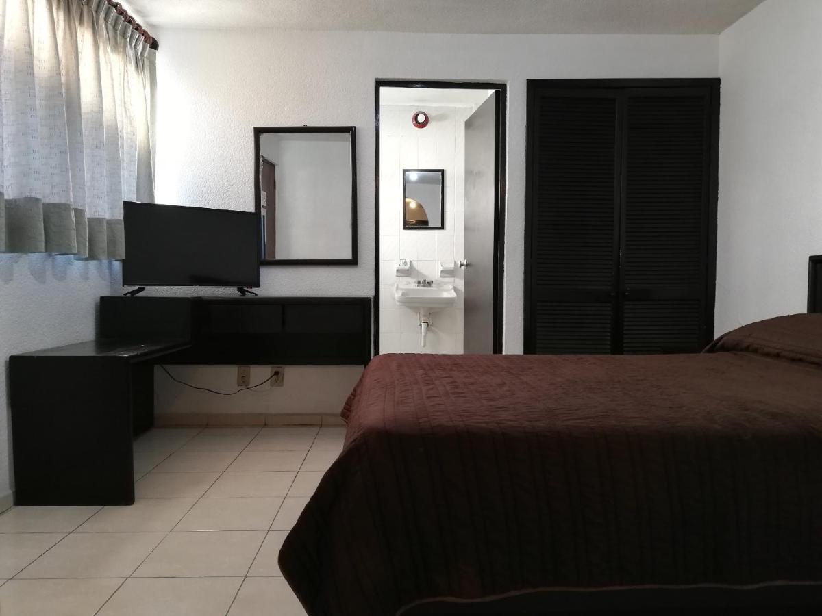 Oyo Hotel Casa Real Матехуала Екстериор снимка